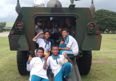 Siswa SMPN 17 menghadiri pameran alutsista TNI di Blang Padang